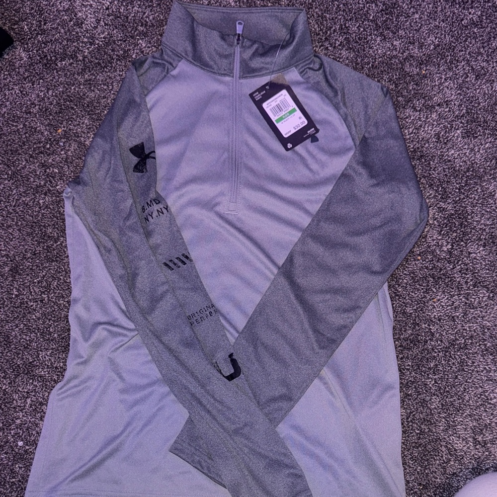 Under Armour Light Gray Quarter-Zip Top youth Large -NWT